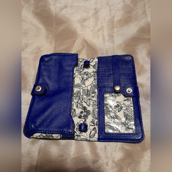 Vera Bradley wallet leather. - Picture 2 of 13